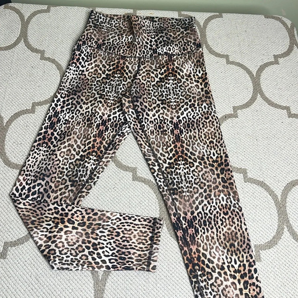 DYI define your inspiration Leopard Print Leggings - Picture 9 of 11